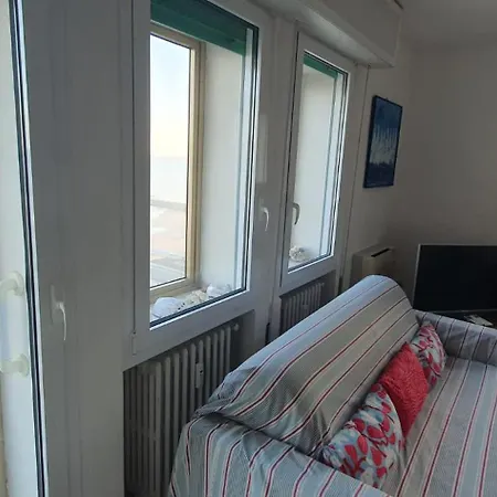 Beachfront With Terrace, Lido, Venice Apartmán