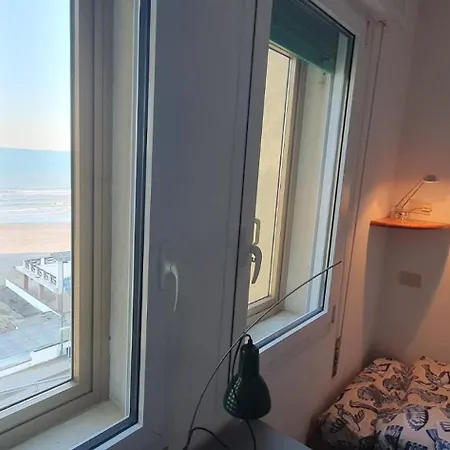 Beachfront With Terrace, Lido, Venice Apartmán